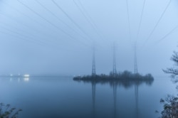 Лінії електропередач, які обслуговує компанія «ДТЕК Енерго», що належить українському олігарху Рінату Ахметову