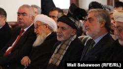 یک منبع: رهبران حکومت وحدت ملی همواره با چهره‎های سیاسی دیدار و گفتگو می‎کنند.