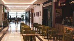 Бишкектин соода борборлорунун бириндеги бош кафе. 25-май,/ 2020-жыл.