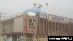 مسجد باقر العلوم بعد از انفجاریکه امروز در داخل آن صورت گرفت.