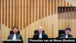 Малайзиялык MH17  учагынын атып тұшүрүлүшү боюнча сот жараяны Нидерландда башталды. 7-июнь, 2021-жыл. 