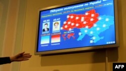 Оппоненты Виктора Януковича не согласны с его победой вторые выборы подряд.