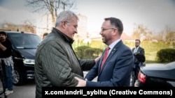 Міністр закордонних справ Бельгії Максим Прево (п) і його український колега Андрій Сибіга, фото ілюстративне