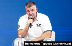 Денис Штілєрман, головний конструктор, співвласник компанії Fire Point, яка виробляє ударні дрони FP-1, FP-2 та ракети FP-5 «Фламінго», під час відкритого діалогу із журналістами. Київ, 21 листопада 2025 року