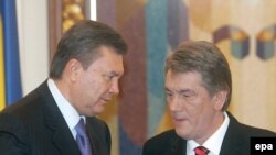 А поутру они договорились... Виктор Ющенко (справа) и Виктор Янукович