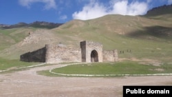 Таш-Рабат кербен сарайы.