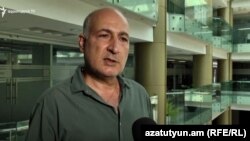 Լիբանանից հայրենիք տեղափոխված էլիաս Քալաջյանը զրուցում է «Ազատության» թղթակցի հետ