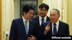 Синзо Абэ и Нурсултан Назарбаев