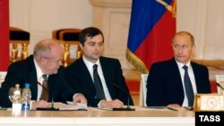 Президент протянул полезным НПО длинный рубль. Установочное заседание Общественной палаты