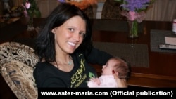 Ольга Литвиненко з донькою у 2017 році