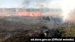 Одессада ёнғин ўчирилмоқда, 1 апрель, 2020