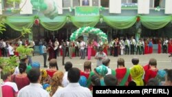 Последний звонок. Туркменистан (иллюстративное фото) 