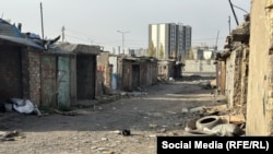 Бишкектеги гараждарды бузуу иштери.