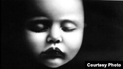 Роберт Лонго «Маленький Джеймс», 2007 год. Бумага, уголь 121х228 см