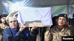 آصف علی زرداری، رئیس جمهور پاکستان و عاصم منیر، فرمانده ارتش پاکستان