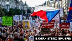 Հազարավոր ցուցարարներ պահանջում են Չեխիայի վարչապետի հրաժարականը, Պրահա, արխիվ, 21 մայիսի, 2019թ.