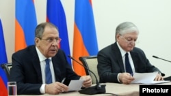 Сергей Лавров (слева) и Эдвард Налбандян