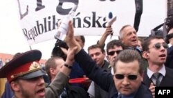 Пока польские спорили с русскими за водочное первородство, на рынок проникла огненная вода из цитрусовых и бананов