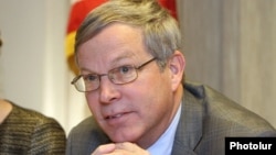 Посол США в Армении Джон Хефферн 