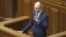 Прем’єр-міністр України Арсеній Яценюк виступає з промовою під час засідання Верховної Ради. Київ, 19 травня 2015 року