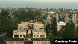 Рабочая группа, по словам Адлейба, рассматривала вопросы всех граждан РФ, за исключением лиц грузинской национальности