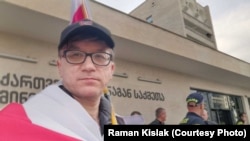 Раман Кісьляк на пікеце каля МУС Грузіі, 23 траўня 2025