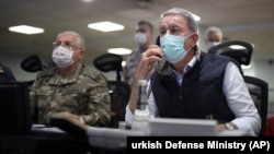 Թուրքիայի պաշտպանության նախարար Հուլուսի Աքար և ԶՈՒ ԳՇ պետ Յաշար Գյուլեր, արխիվ