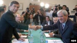 Глава французского МИД Дуст-Блази (слева) пытается найти решение конфликта на месте. На переговорах в Бейруте в пятницу