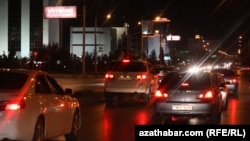 Aşgabadyň özgerip barýan gijeki durmuşynyň öňüne böwet basmak o diýen aňsat bolmajak ýaly.