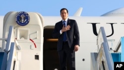 АКШнын мамкатчысы Марко Рубио Сауд Арабиясына учар алдында. Израил. 16-февраль, 2025-жыл. 