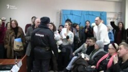 "Народ здесь власть!"