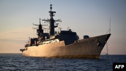 Румыниянын деңиз аскер күчтөрүнө таандык "Regina Maria" фрегаты Кара деңизде өткөн аскердик машыгууга катышып жатат. 8-апрель, 2025-жыл.