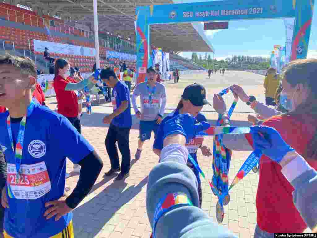 Быйылкы марафон ушуну менен 9-жолу өтүп жатат. Былтыр пандемияга байланыштуу эл аралык марафон өтпөй калган.&nbsp;