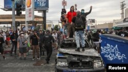 Лос-Анджелестагы протест чарасы