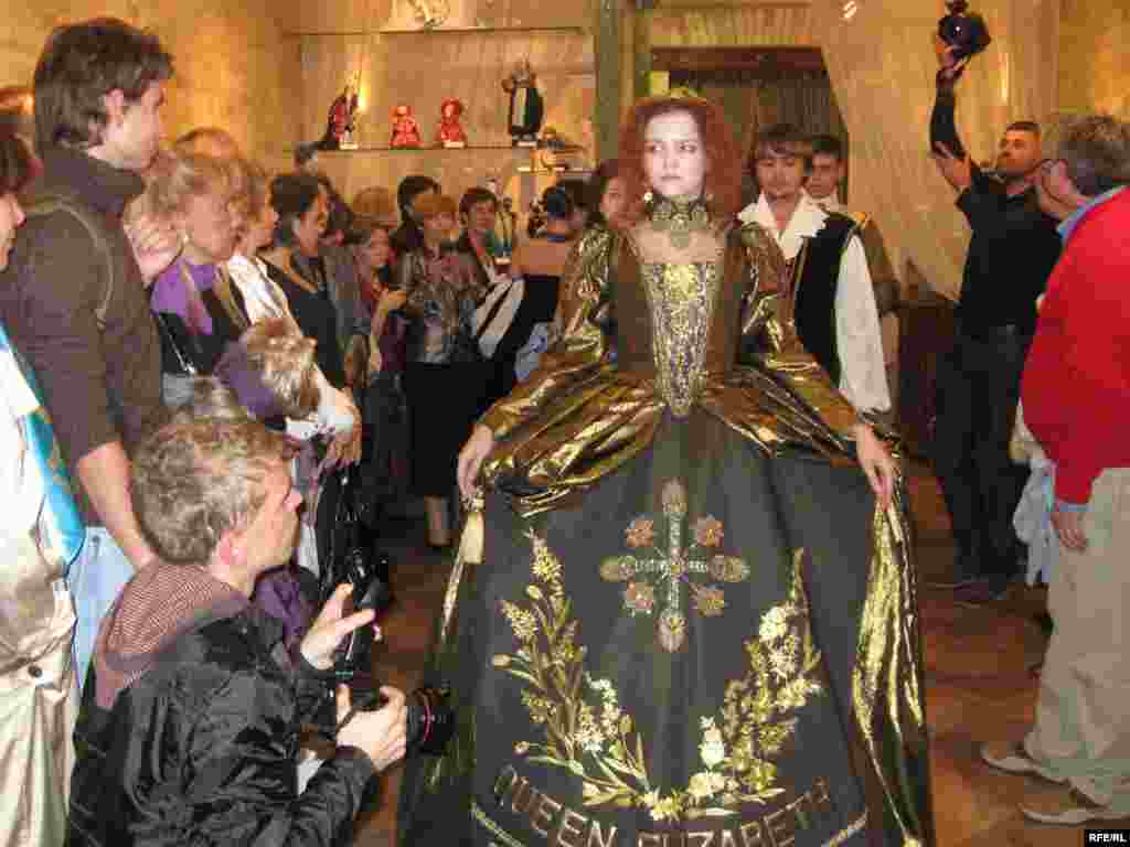 Виход королеви Єлізавети