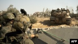 نیرو های اسرائیلی در بخشی از نوار غزه 