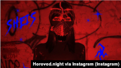 Головним правилом заходу було названо заборону будь-яких проявів нетолерантності – «жодних забобонів, расизму, гомофобії, трансфобії, сексизму, фетшеймінгу та будь-якої іншої агресії». Українська діджейка Настя у Москві 8 травня