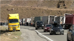 Կազբեկի անցակետում հարյուրավոր հայկական բեռնատարներ են մնացել. վարորդներն անորոշության մեջ են