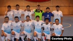 “Эмгек” футзал клубунун оюнчулары.