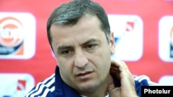 Главный тренер национальной сборной Армении по футболу Вартан Минасян ․