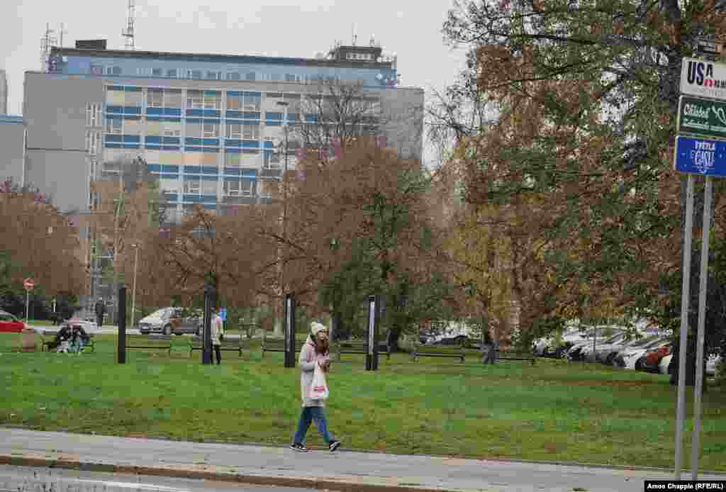 Памятник советскому вождю Владимиру Ленина, основателю СССР, в пражском районе Дейвице, 1981 год. Монумент открыли в 1972 году, в 1990 году его снесли после Бархатной революции. В 1989 году в Чехословакии свергли коммунистический режим. Постамент в форме трамплина стал популярным местом для скейтбордистов. В 2007 году его убрали, а пространство заросло травой