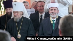 Чарада катнашучылар арасында Эмирали Аблаев (у)