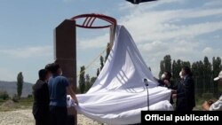 Таласта "Атлах" салгылашуусуна арналган монумент былтыр май айында ачылган.