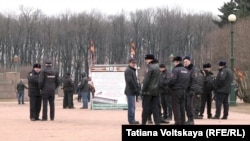 Нохчийчуьра гомосексуалисташ ца хьийзабайта хIоттийначу гуламна дуьхьалоян арабевлла Кремлехьа болу бахархой, Петарбух, Охан-Бутт, 2017.
