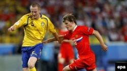 Андрей Аршавин (справа) был одним из лидеров сборной России на чемпионате Европы 2008 года, но 5 сентября 2009 года в Петербурге против Лихтенштейна он не играл