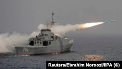 Перший іранський фрегат власного виробництва «Джамаран» під час ракетних стрільб вразив своє військове судно (архівне фото)