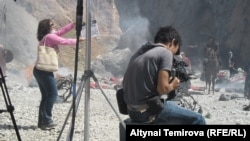 "Курманжан датка" тасмасын тартуу учурунан бир көрүнүш