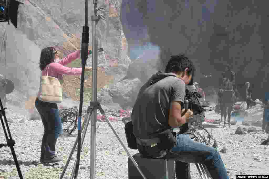 Алай. Капчыгай ичиндеги кандуу кармаштын аягы тартылууда.