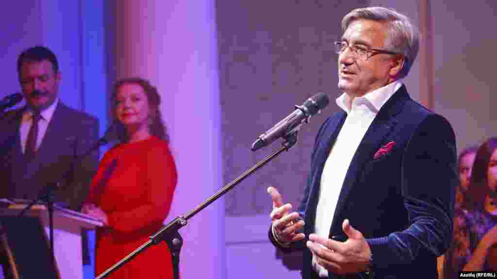 Милли шура рәисе Васил Шәйхразиев