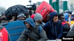 Көчүрүлүп жаткан качкындар менен мигранттар. 24-октябрь, 2016-жыл.